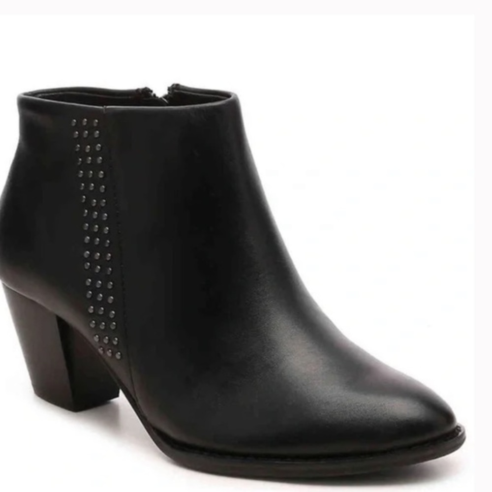 Vionic Georgia Black Leather Heeled Ankle Boots Studded Size 7